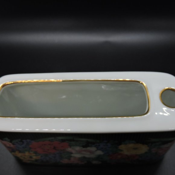 Neiman Marcus Porcelain Notepad/Pen Holder - Picture 7 of 14